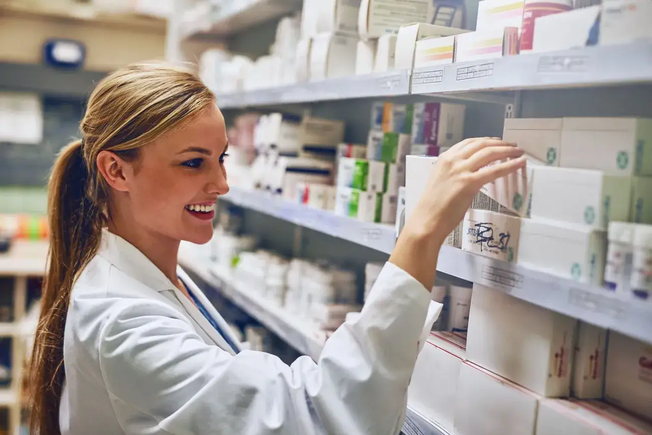 technik farmaceutyczny staż apteka