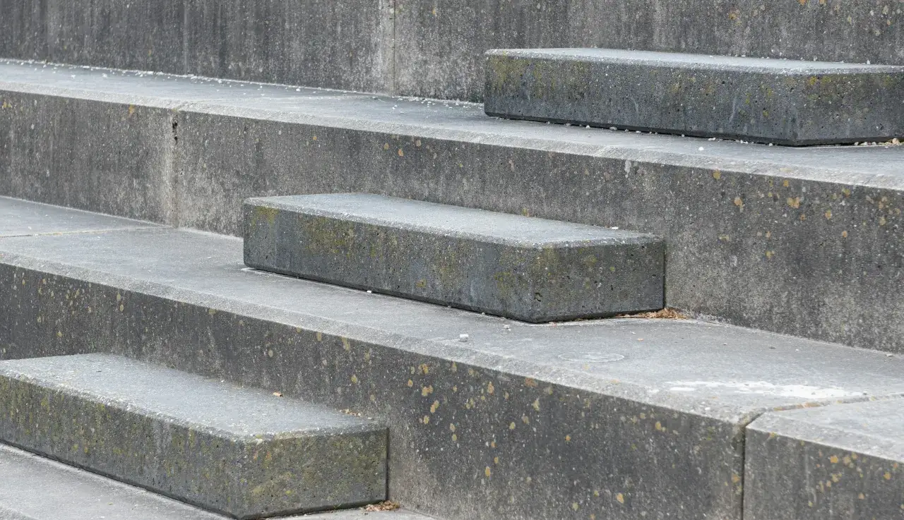 przygotowanie schodów betonowych do renowacji