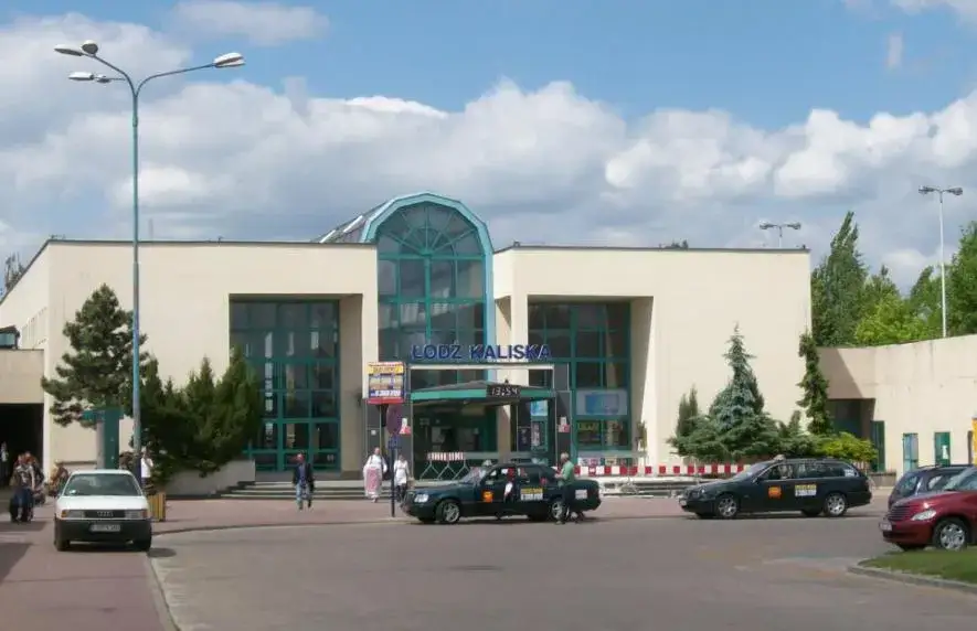 Dworzec Łódź Kaliska główne wejście Aleja Włókniarzy przystanek ZKA