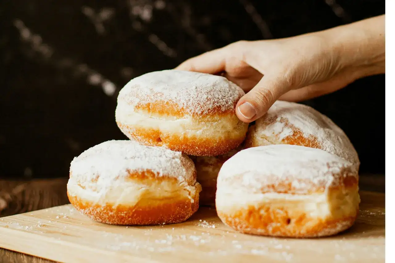 Pączki ociekające tłuszczem