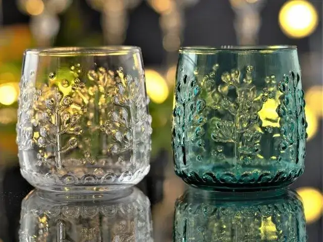 r&oacute;żne szklanki do zimnych napoj&oacute;w
