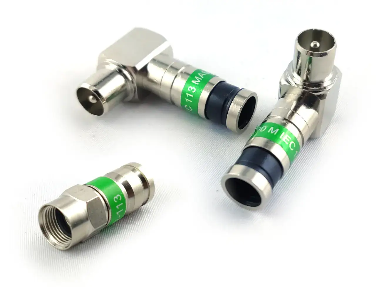 Wtyk F vs IEC porównanie złącz antenowych