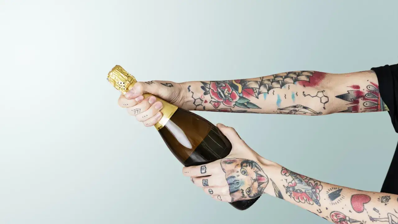 wpływ alkoholu na gojenie tatuażu infografika