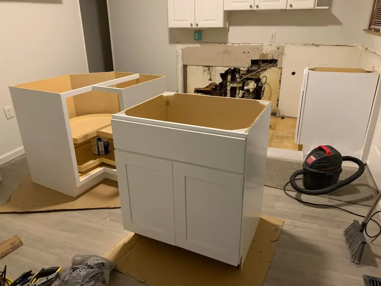 Materiały i narzędzia do budowy szafki kuchennej