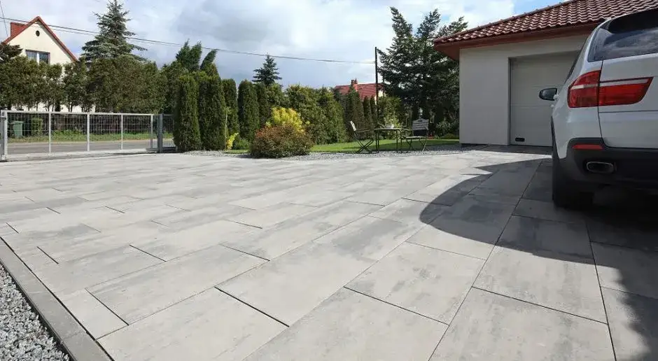 podjazd dla dw&oacute;ch samochod&oacute;w kostka brukowa