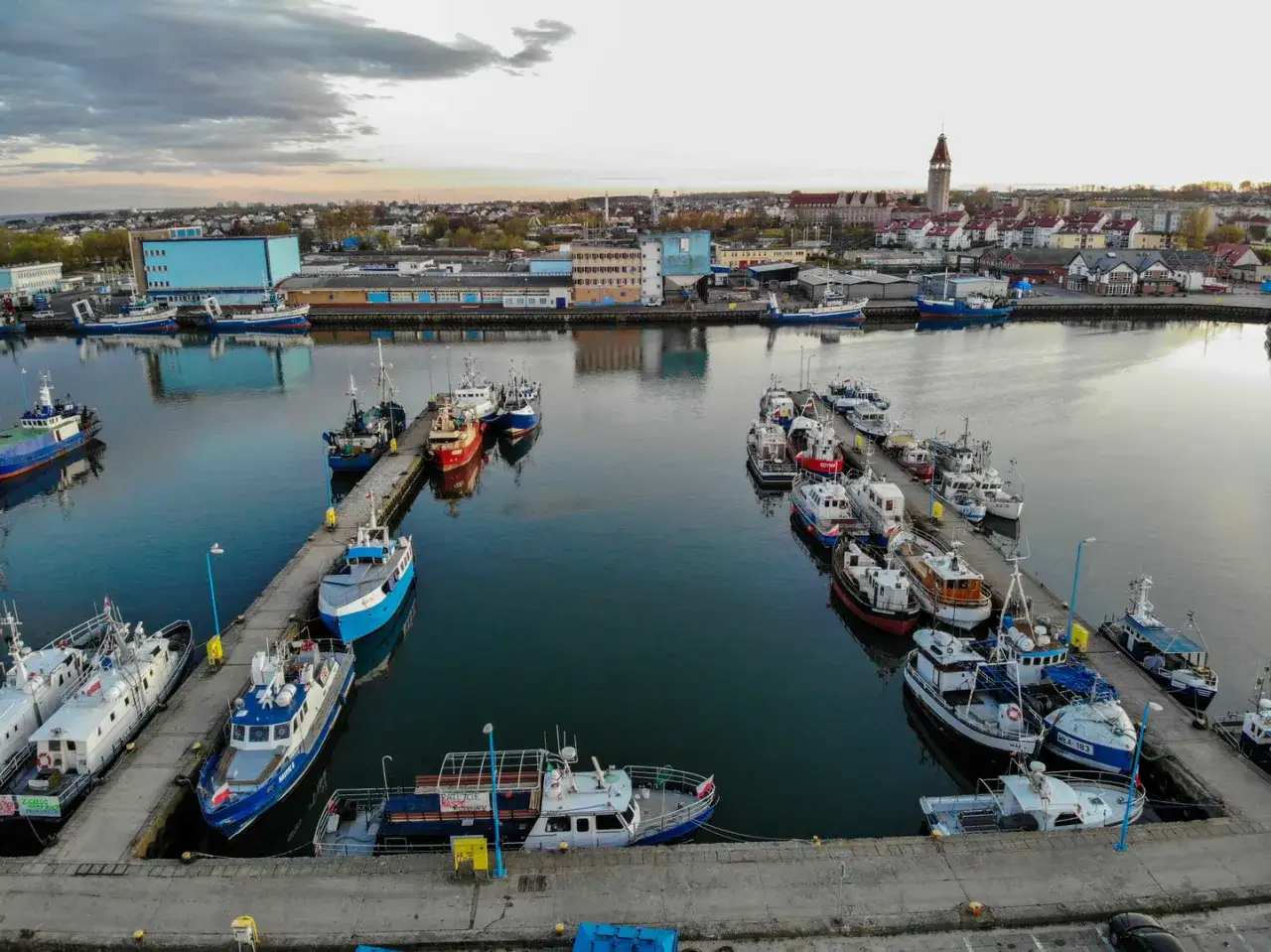Władysławowo port rybacki sprzedaż ryb z kutra