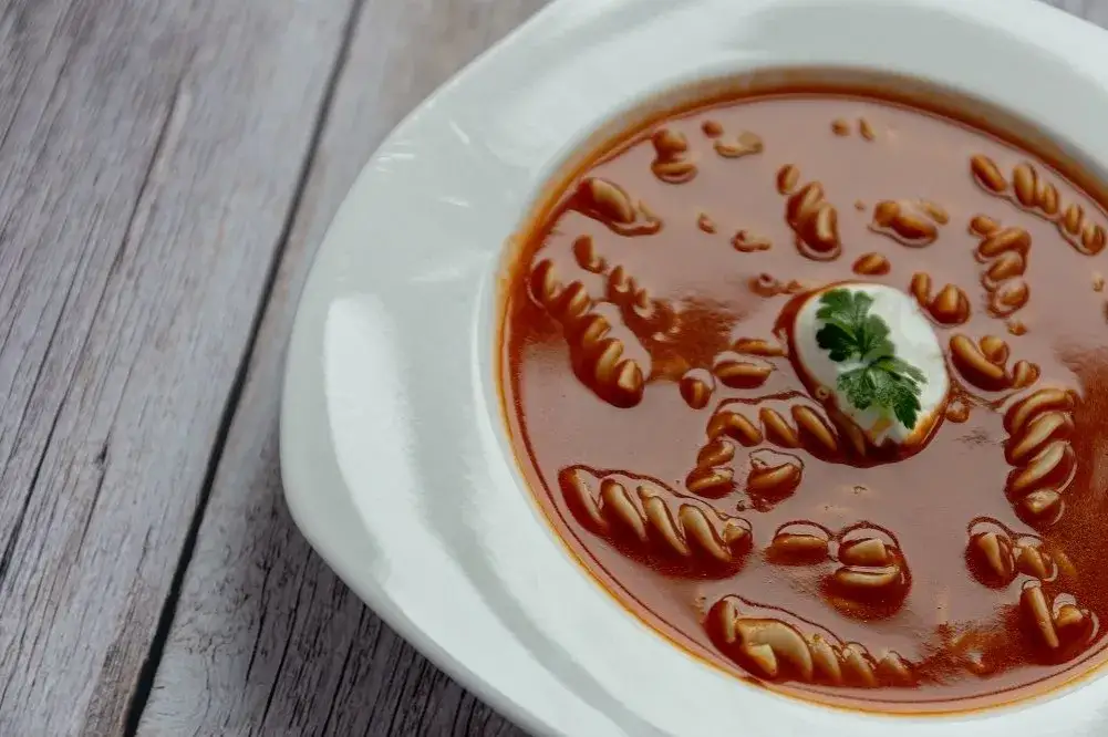 Zdjęcie Ile śmietany do zupy pomidorowej? Oto sprawdzone proporcje!