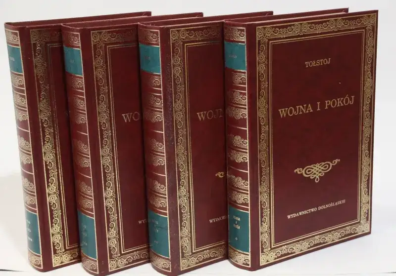 Stare i nowe książki w antykwariacie