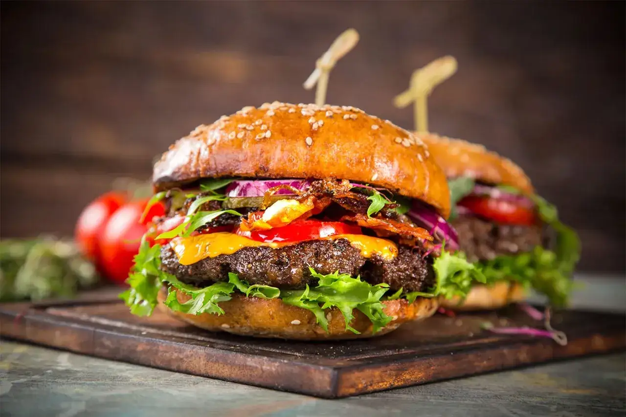 składanie burgera warstwy