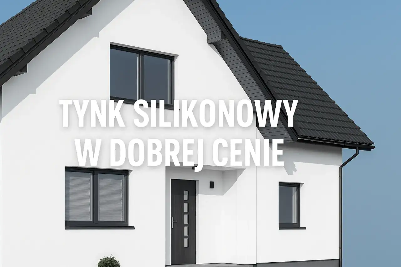 Nowoczesny dom z białym tynkiem silikonowym 25kg w dobrej cenie. Eleganckie okna i ciemny dach.