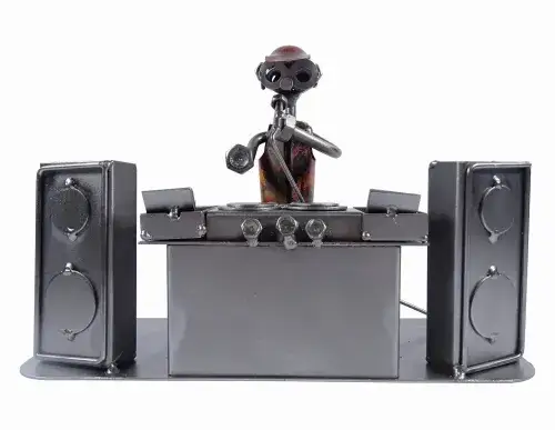 Zdjęcie Co kupić DJ-owi na urodziny? Praktyczne i oryginalne pomysły na prezent