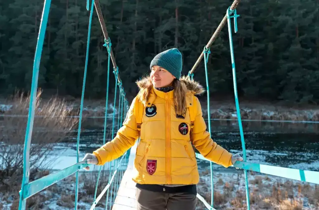 Zdjęcie Kurtka hybrydowa: Co to jest i dlaczego jej potrzebujesz?