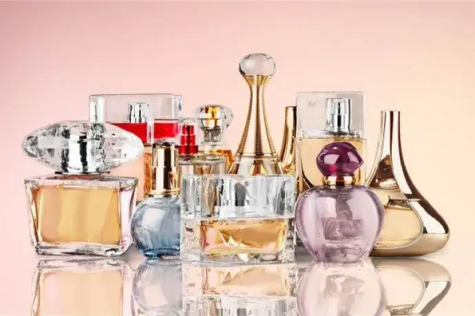 Zdjęcie Die richtige Schreibweise von Parfum: Parfum oder Parfüm?