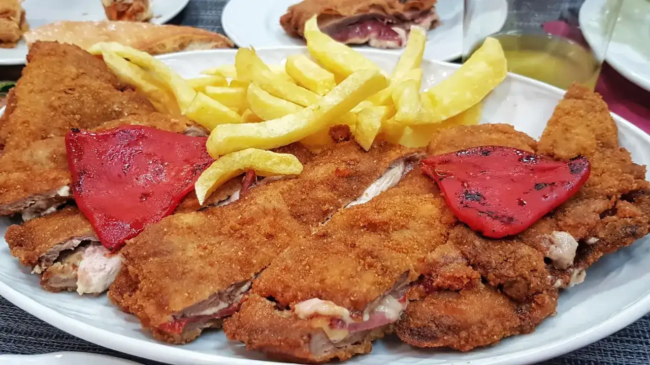 Zdjęcie Cómo freír un cachopo perfecto: secretos para evitar errores comunes