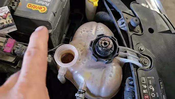 Zdjęcie Skuteczne sposoby na to, jak wyczyścić chłodnicę z oleju bez ryzyka