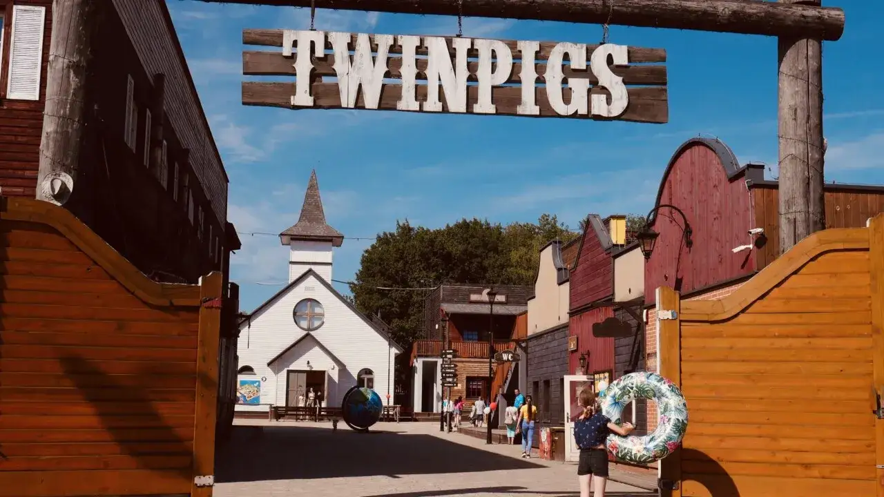 Zdjęcie Twinpigs atrakcje – odkryj niezwykłe przeżycia w parku rozrywki