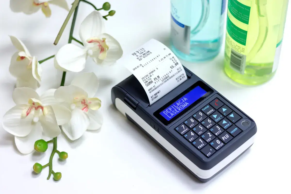 Zdjęcie Wybierz idealną kasę fiskalną do salonu fryzjerskiego: Poradnik