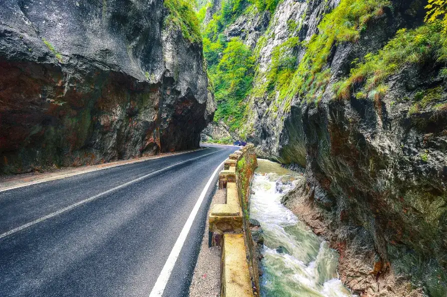 Zdjęcie Najlepsze trasy motocyklowe w lubelskim – odkryj piękne szlaki