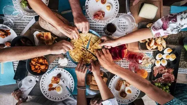 Zdjęcie Kórnik gdzie zjeść: najlepsze miejsca na pyszne jedzenie w mieście