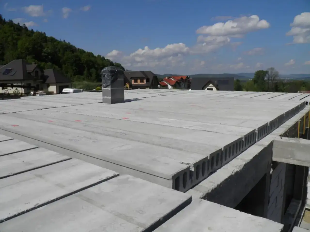 Zdjęcie Jaki strop najtańszy? porównanie kosztów i zalet różnych typów stropów