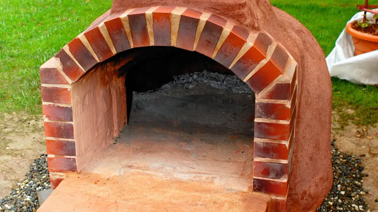 Zdjęcie Ile cegieł na piec do pizzy? Odkryj, jak uniknąć błędów w budowie