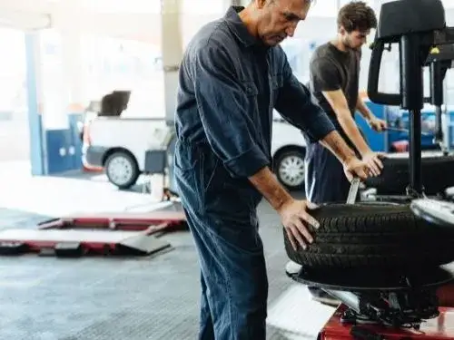 Zdjęcie Ile kosztuje wyposażenie warsztatu samochodowego? Sprawdź ceny i oszczędności