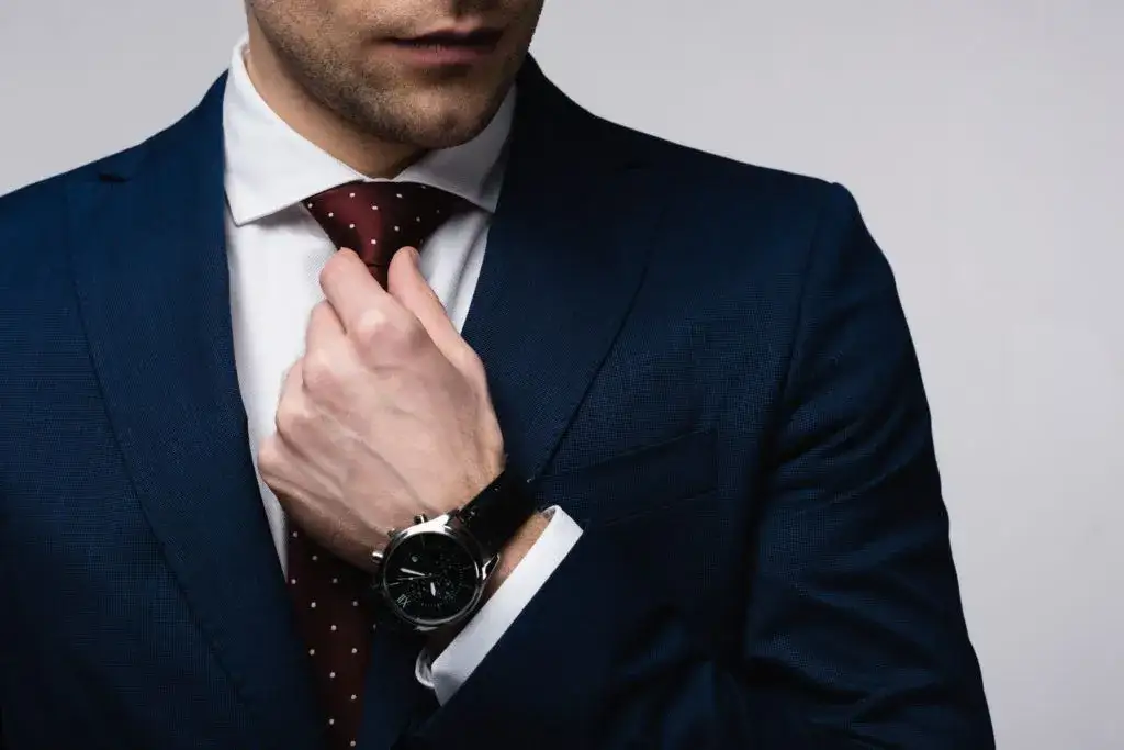 Zdjęcie Krawat wąski czy szeroki - wybierz idealny krawat do swojej sylwetki