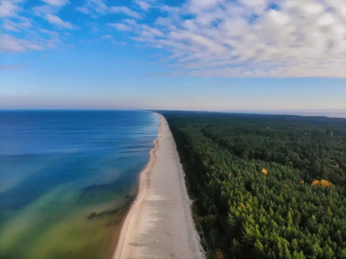 Zdjęcie Gdzie nad Bałtyk? Odkryj najpiękniejsze miejsca na wakacje