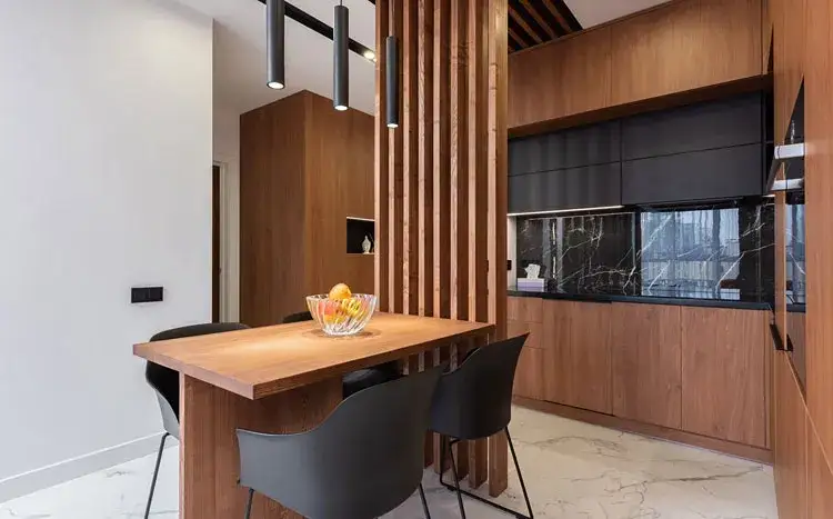 Zdjęcie Jak mądrze oddzielić aneks kuchenny od salonu? Najlepsze metody i porady