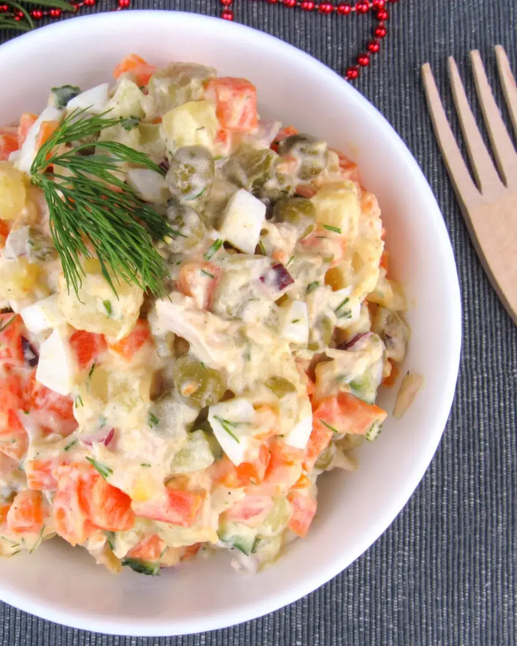 Zdjęcie Ile gotować warzywa na sałatkę jarzynową, aby zachować smak i wartości?