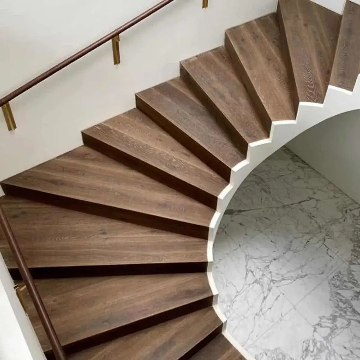 Zdjęcie Jak zrobić schody z deski barlineckiej – uniknij najczęstszych błędów