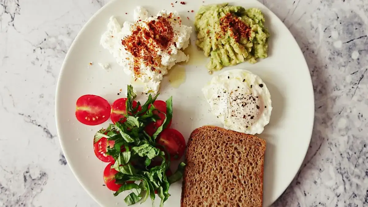 różnorodne zdrowe śniadania na słono