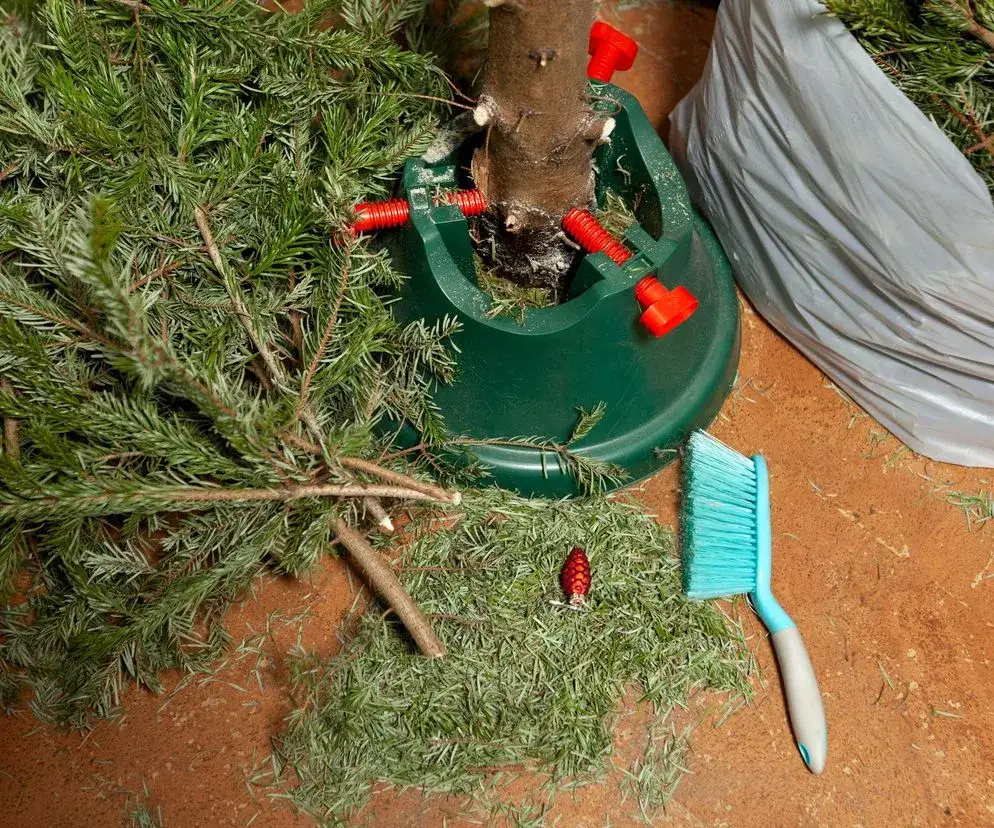 zdejmowanie ozd&oacute;b świątecznych po Trzech Kr&oacute;lach
