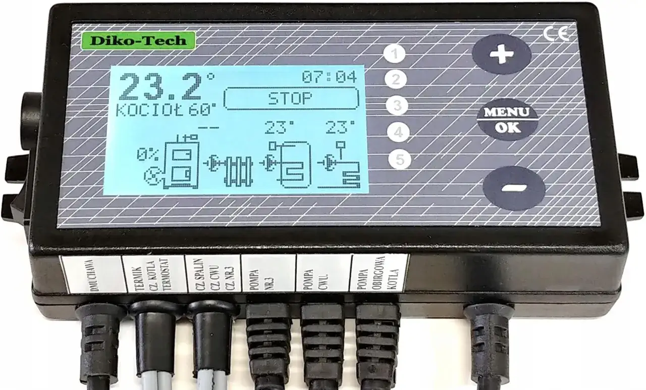 Sterownik pieca na ekogroszek Diko-Tech. Wyświetla temperaturę kotła 23.2&deg;C i tryb STOP. Ustawienia pieca na ekogroszek tryb letni.