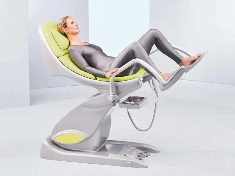 Fotel ginekologiczny z widokiem na ułożenie pacjentki (ilustracja)