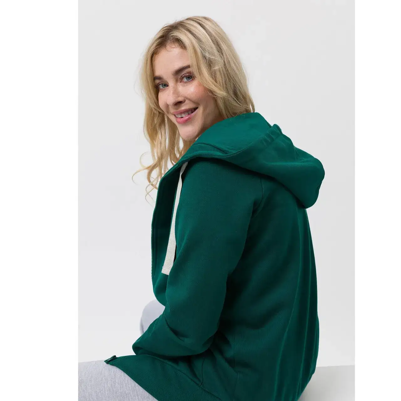 bluza butelkowa zieleń stylizacje inspiracje