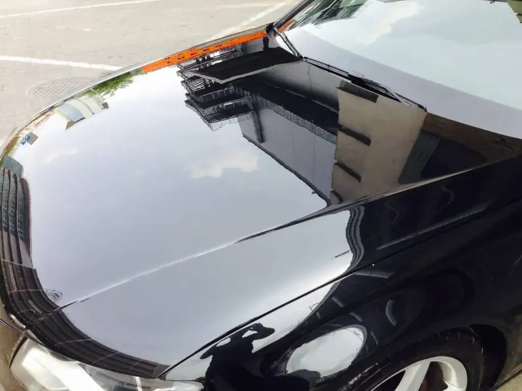 samochód po woskowaniu