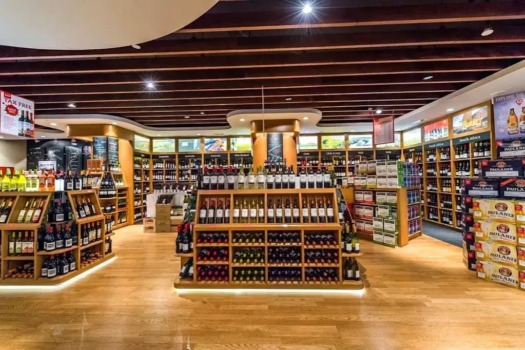 Konfiskata alkoholu Dubaj lotnisko