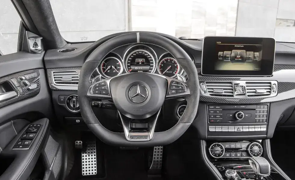 Mercedes CLS 63 AMG wnętrze