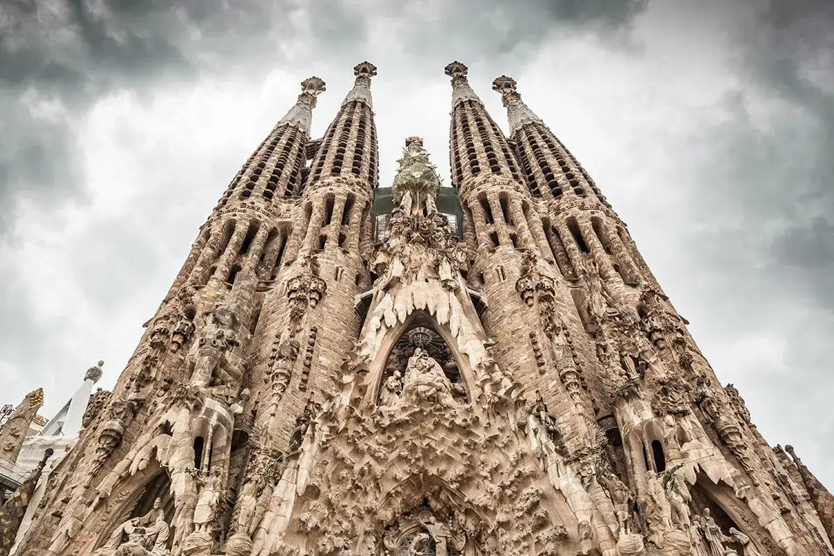 Sagrada Familia z zewnątrz