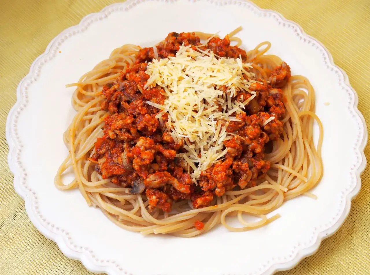 Składniki na sos do spaghetti z pieczarkami