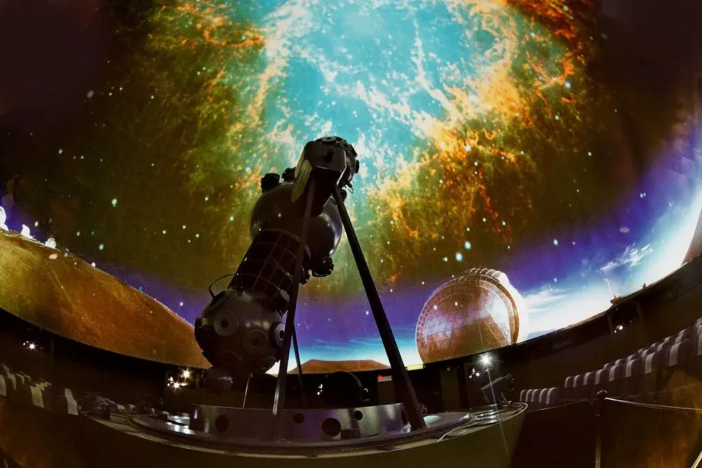 Planetarium Toruń kopuła w środku