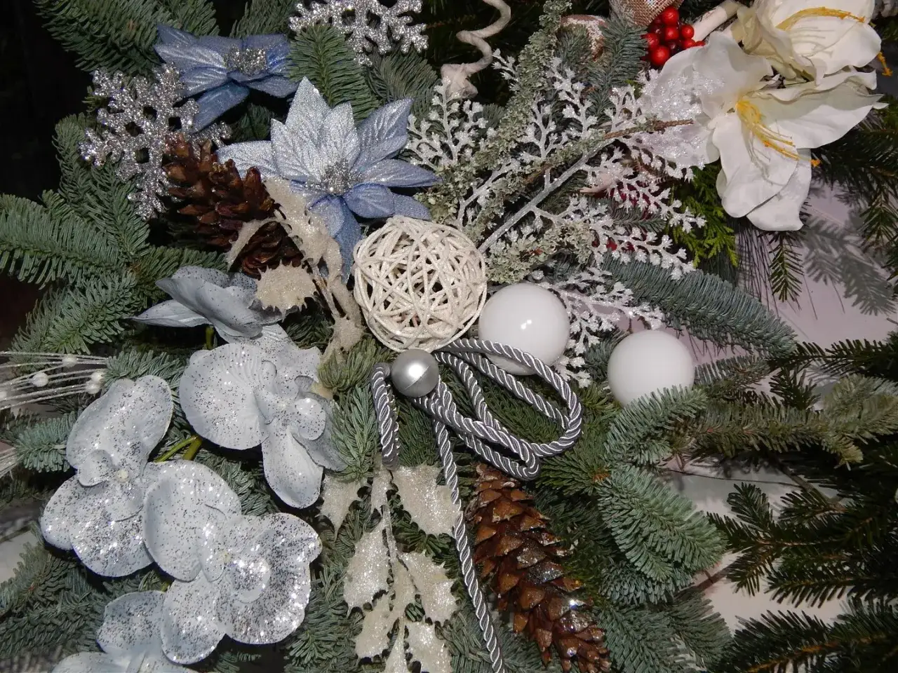 Stroiki świąteczne z recyklingu Boże Narodzenie Wielkanoc cmentarz