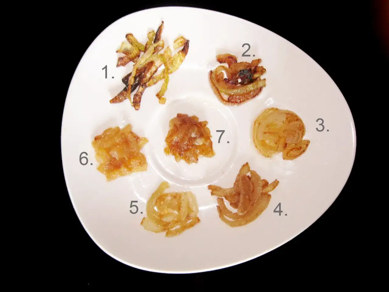 przypalona cebula vs skarmelizowana cebula