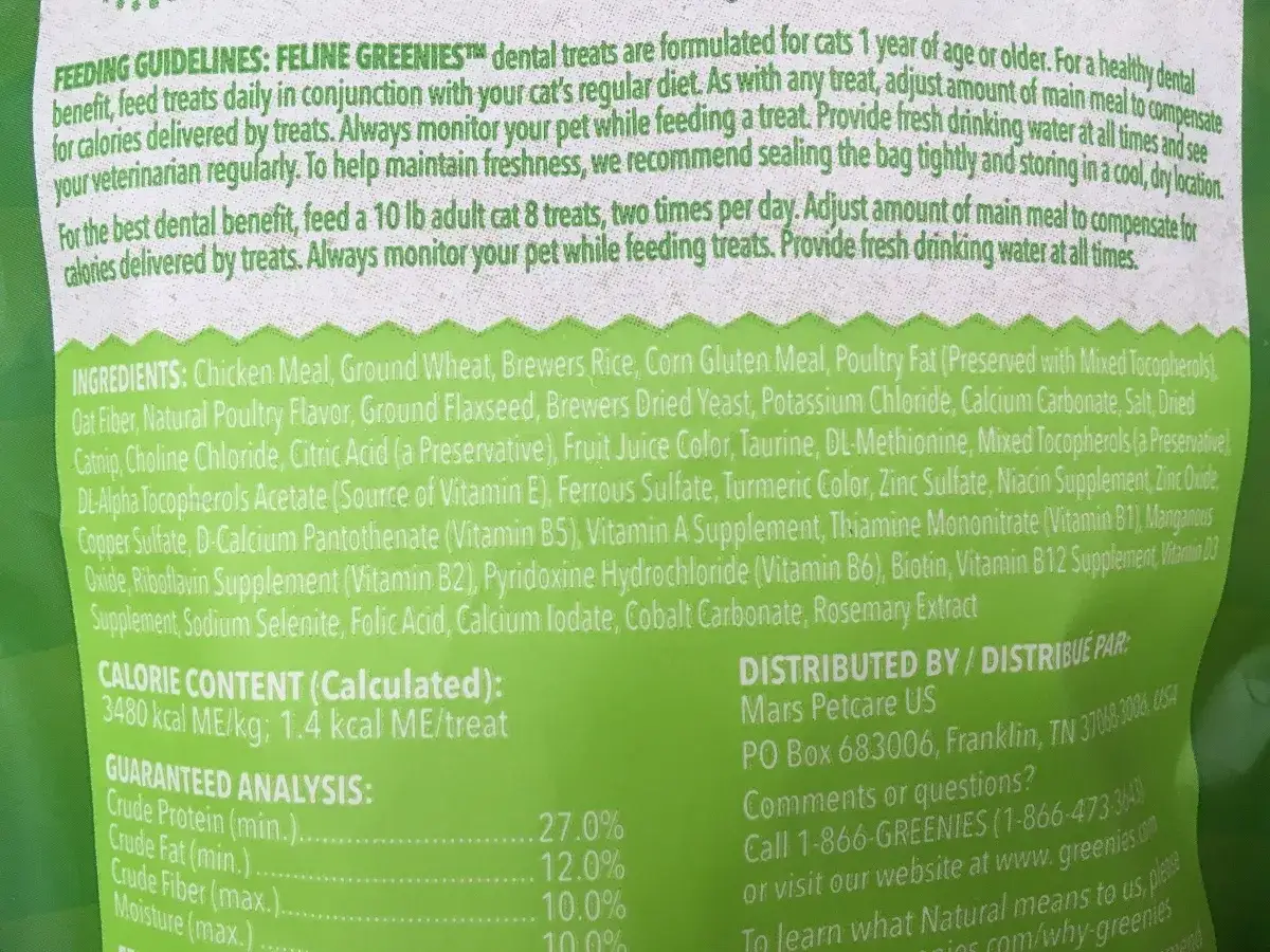 Co może jeść kot opr&oacute;cz karmy? Te przysmaki Greenies dla kot&oacute;w, zawierające kurczaka i inne składniki, mogą być smacznym urozmaiceniem diety.