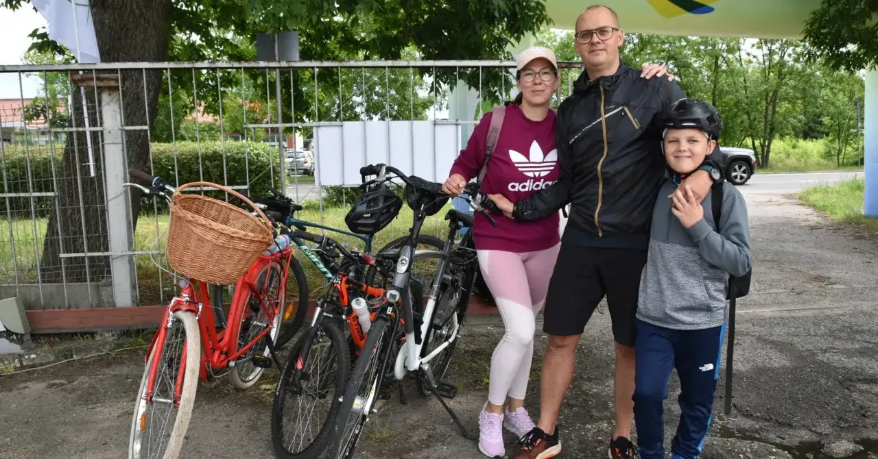 rodzina na wycieczce w wojew&oacute;dztwie lubuskim