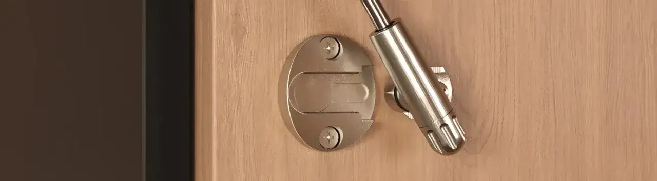 bezpieczeństwo montaż siłownika gazowego