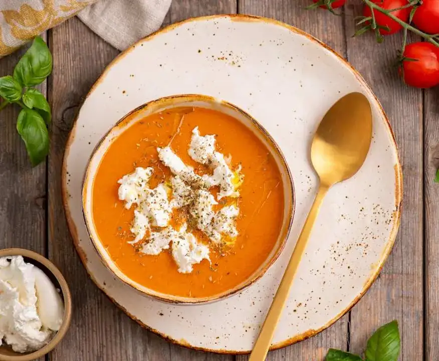 zupa krem z pomidorów z dodatkami