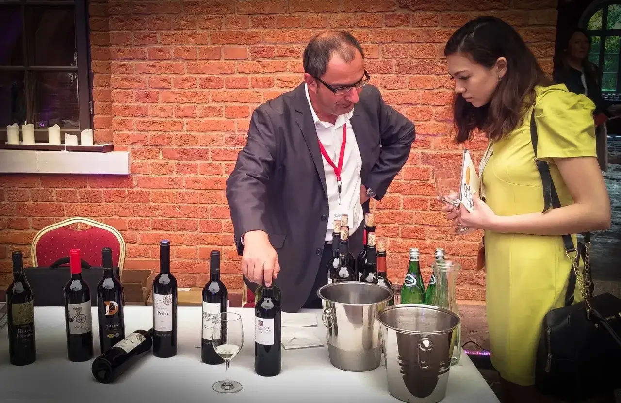 Winnica La Oculta Hiszpania baskijska malownicza