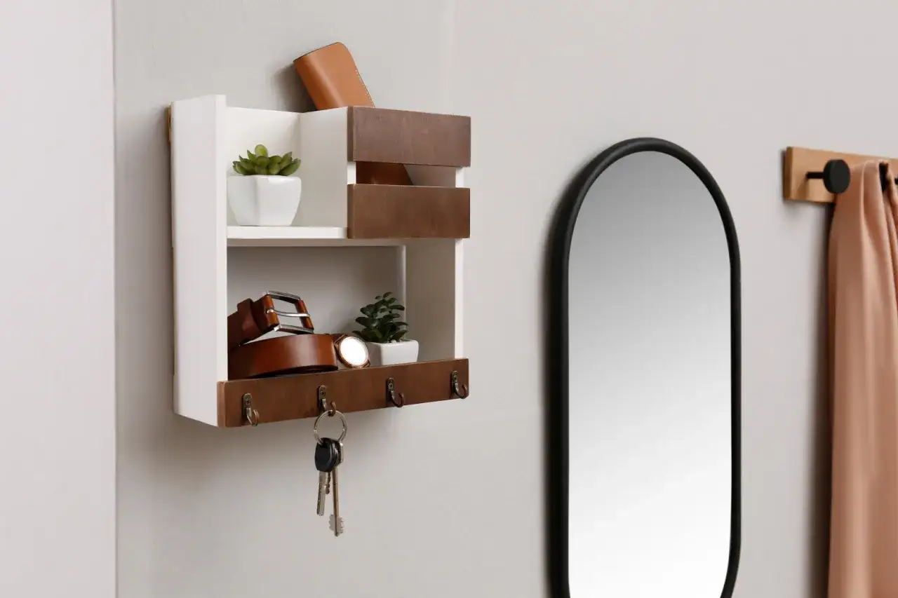 Szafka na klucze DIY z ramki na zdjęcia inspiracje